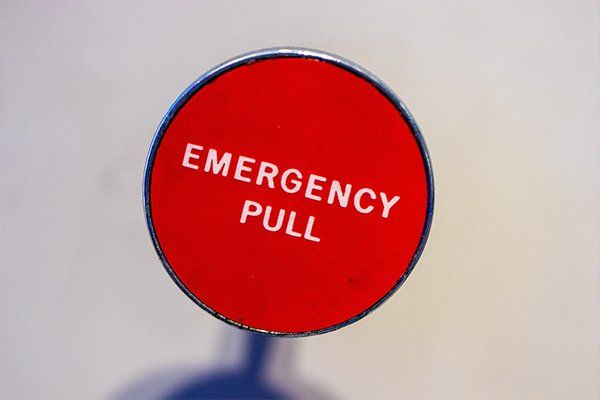 Sinal vermelho "Emergency pull"